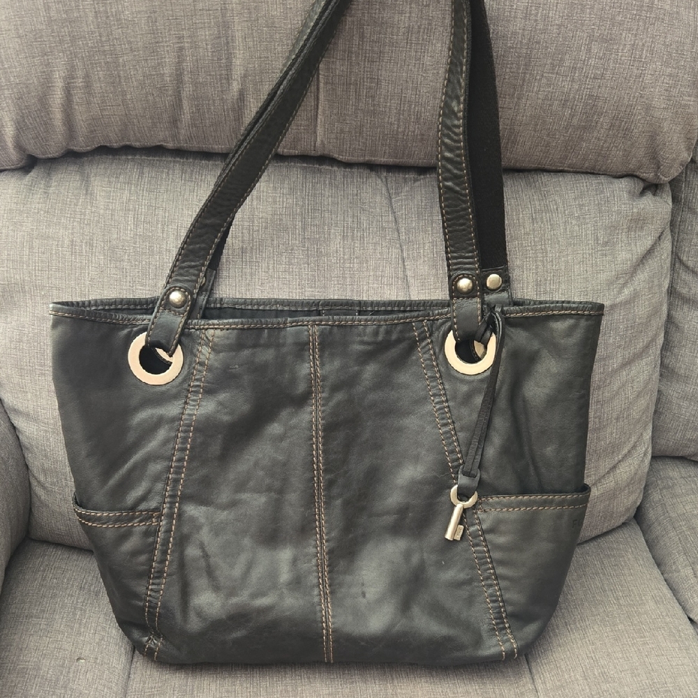 Long live VintageFossil Black Leather Shoulder Bag